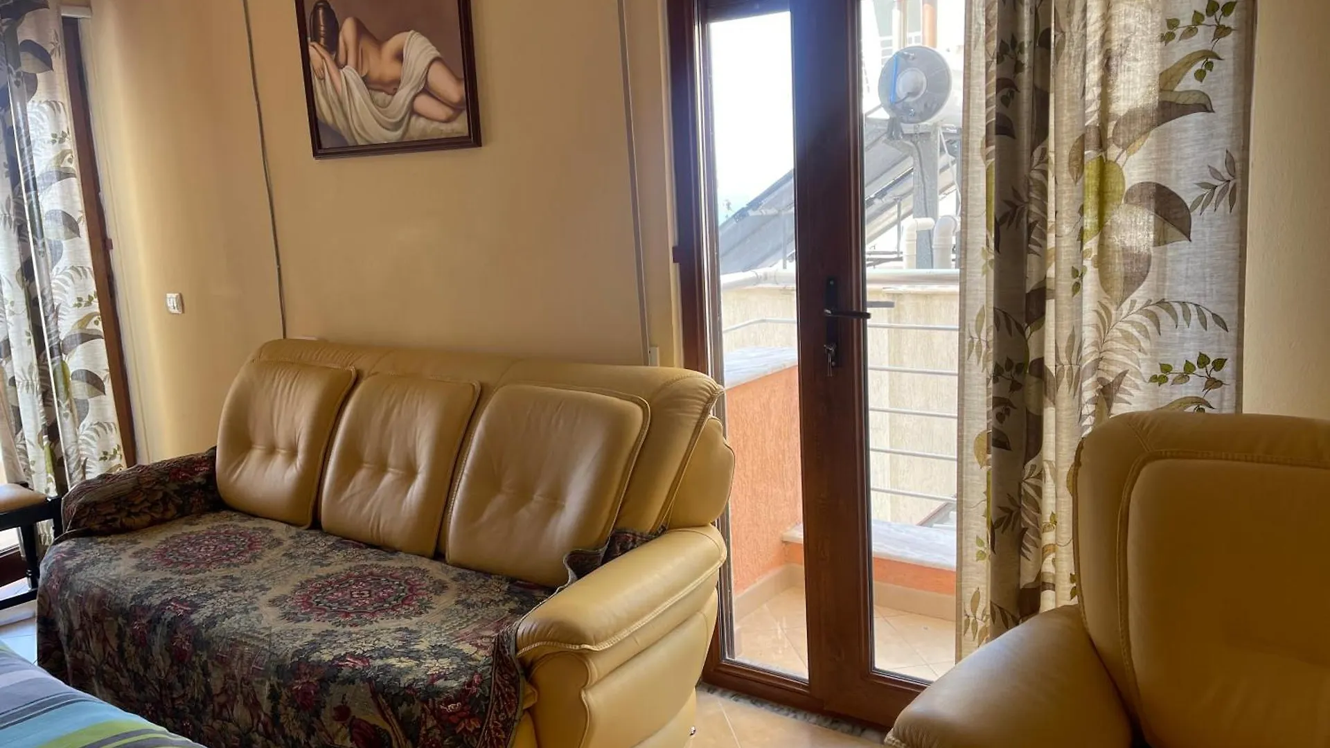 Vollga Seaview Apartment ドゥラス