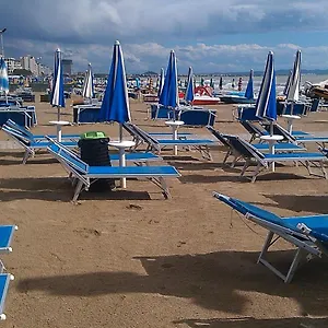 4 Steps From The Sea Apartment