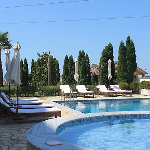 3* Hotell Aleksandrus Jardin